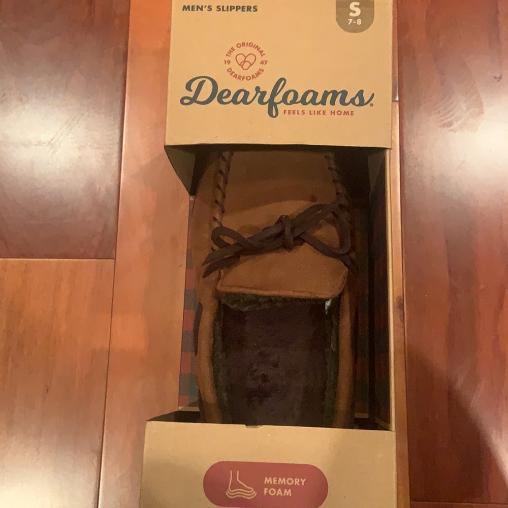 NWOT Dearfoams Men’s Slippers
